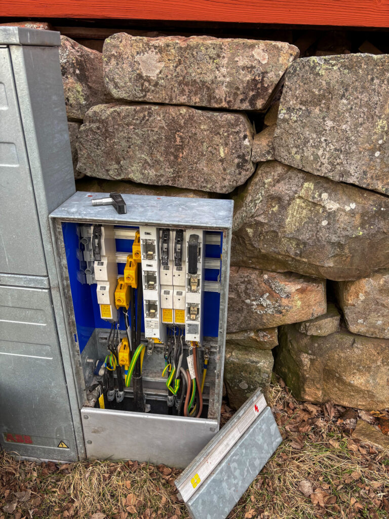 Elskåp vid klockstapeln i Norn